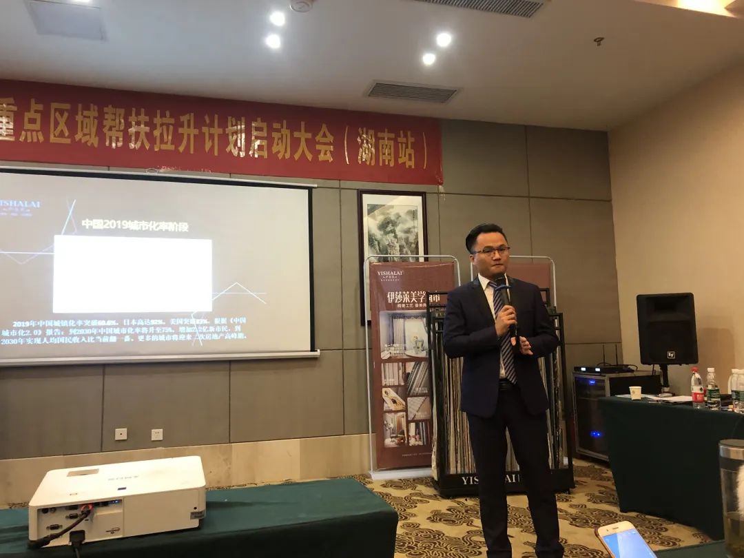草莓视频在线观看完整-蔡少鹏