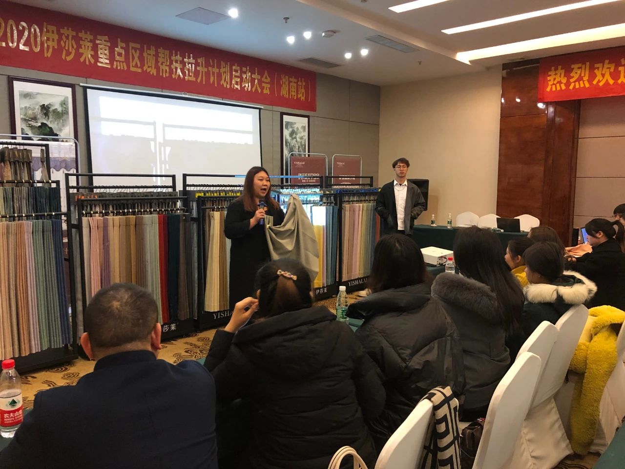 草莓视频在线观看完整-谭婉玲