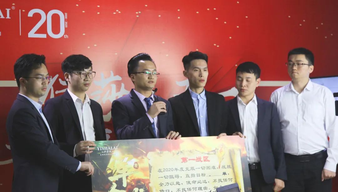草莓视频在线观看完整五一工厂直播抢新品