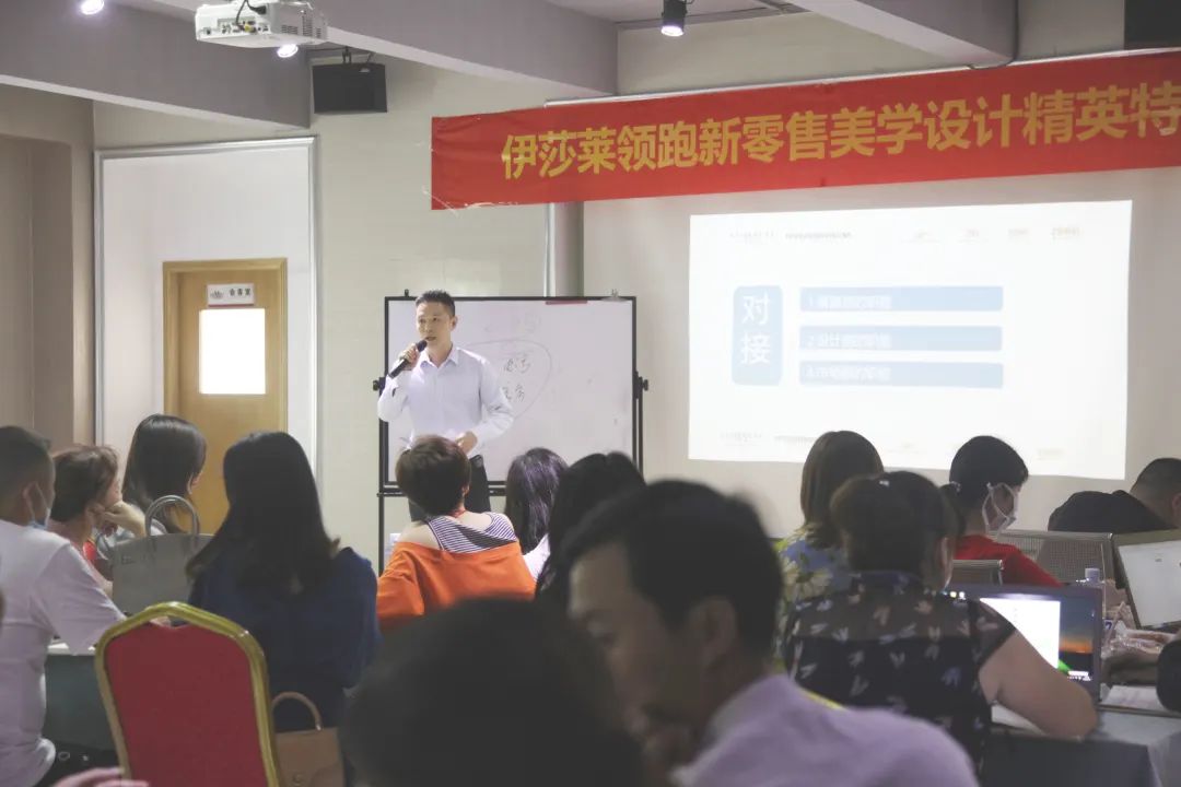 草莓视频在线观看完整客服部经理邱小坚